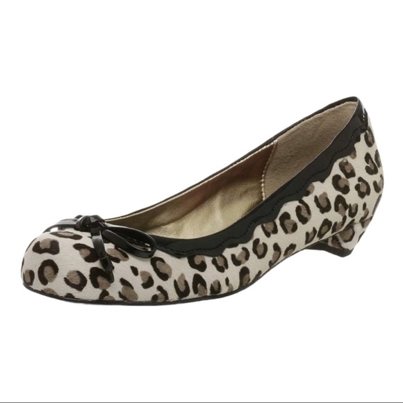 Betsey Johnson Leopard Haircalf Heeled Ballet Flats Shoe Neutral Size 6 - Picture 1 of 16